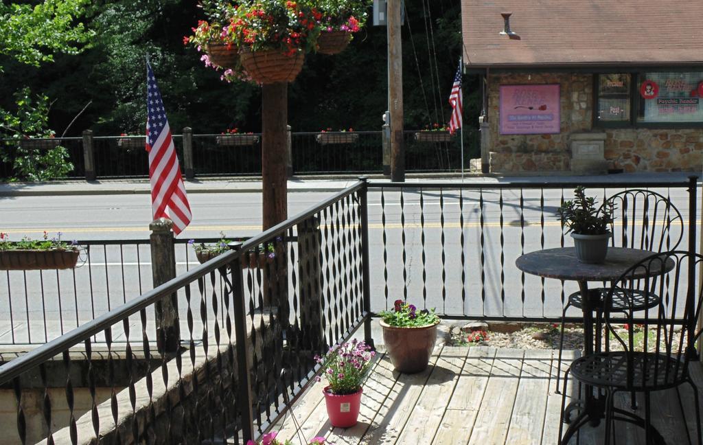 Terrace Inn On The Water 개틀린버그 외부 사진